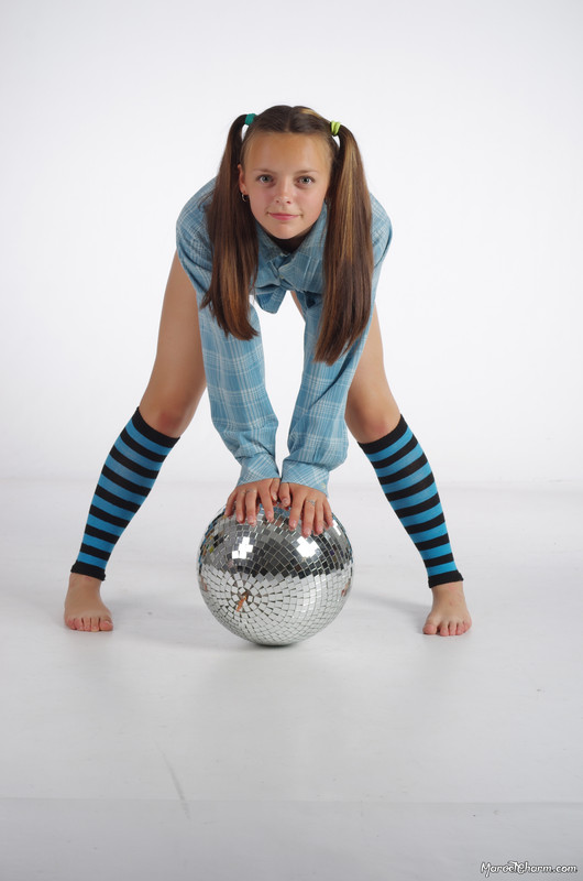 MarvelCharm_Nika-Disco-Ball-017