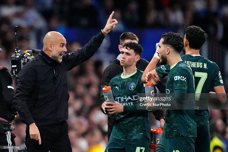 Man City công phá chuyển nhượng: Mua Semeyo – Guehi, đua vô địch với Arsenal