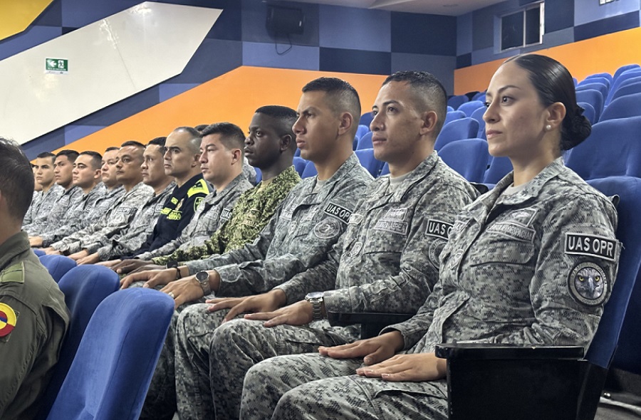 Colombia culmina un nuevo curso de operadores de sistemas no tripulados