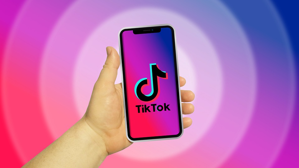 browser app tiktok monitora ogni clic