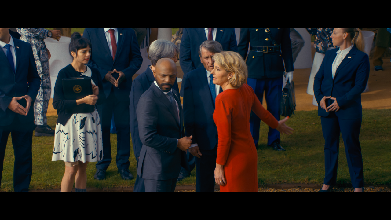 mpv-shot_The.Beekeeper.2024.2160p.UHD.NL.BDREMUX.HDR.DV.HEVC.Atmos-Нечипорук_01_25_30_0009