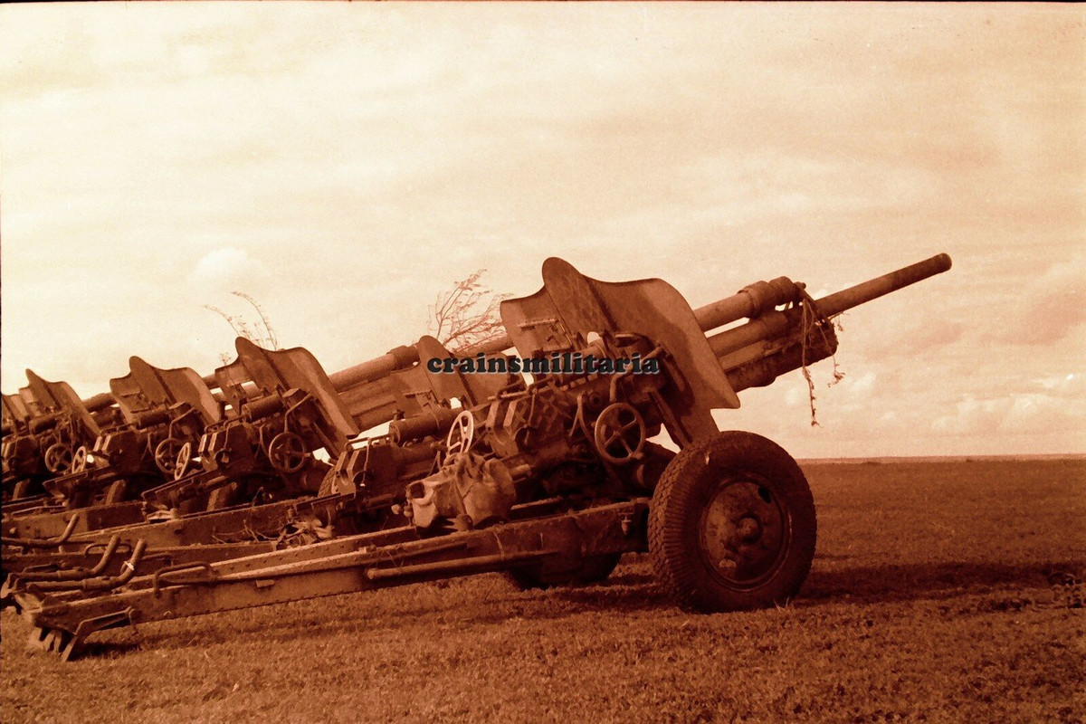 Orig. Negativ Foto russ. Beute Artillerie Geschütz Kanone Haubitze in Russland