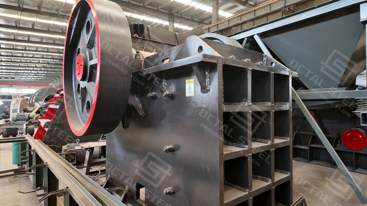 Rock-crusher-machine