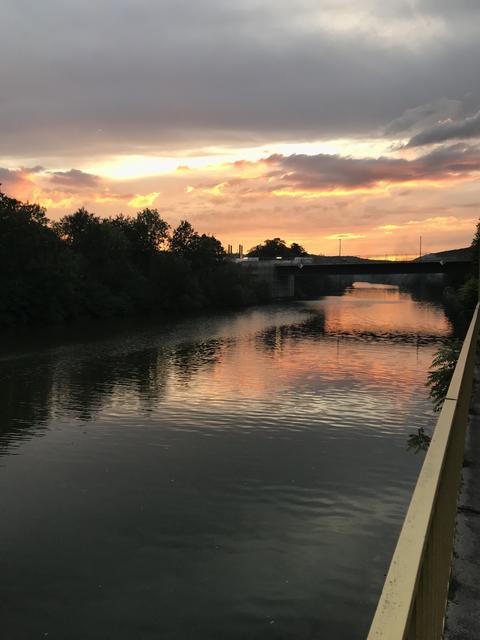 BDF04AFE-1FE6-42B8-B81A-1F74AE4402DE