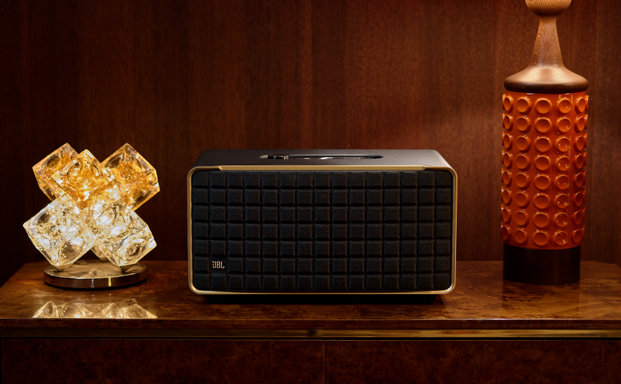 JBL-Authentics-500-Lifestyle01-904x560px