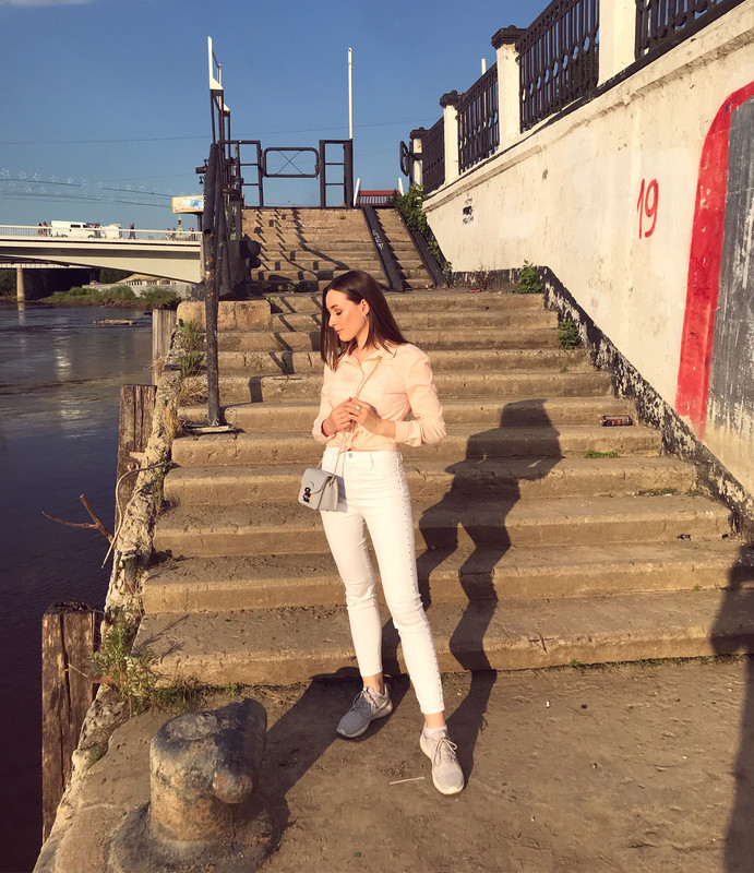 5258D6A5-7771-4137-AE74-D579ADB04C24