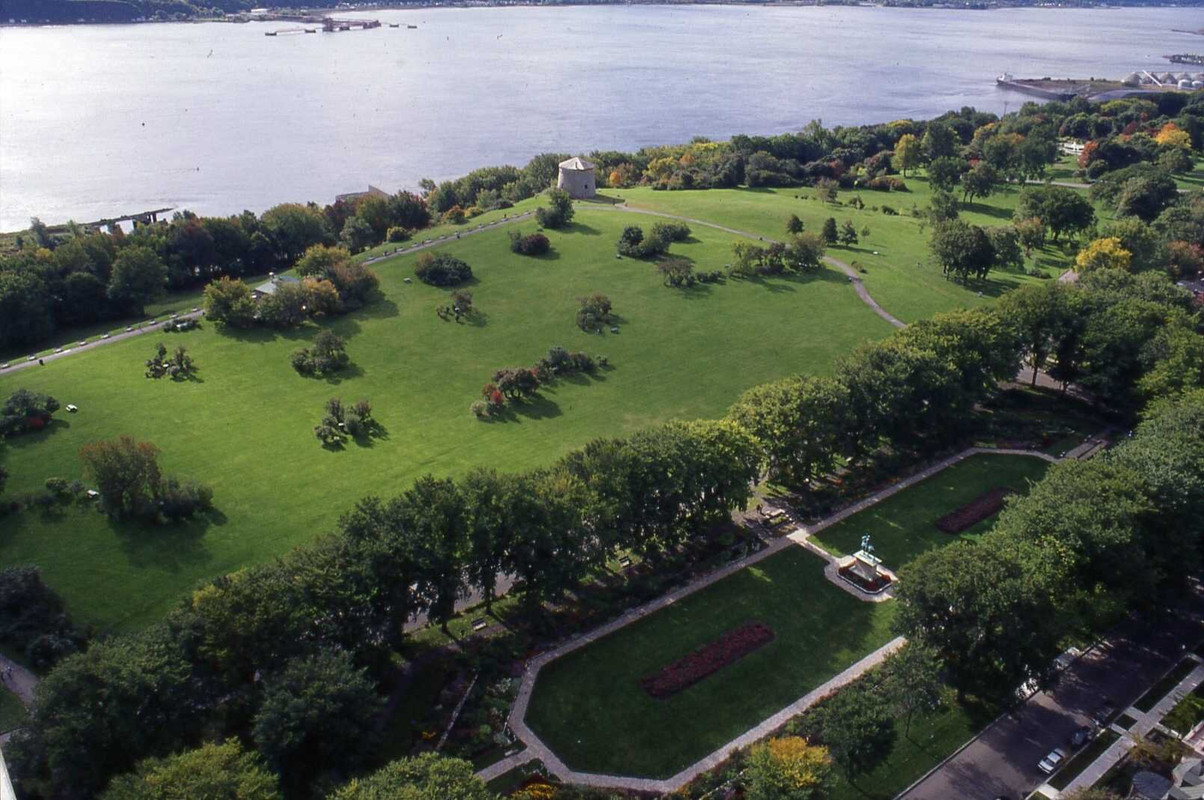 vue-aerienne-du-parc.jpg