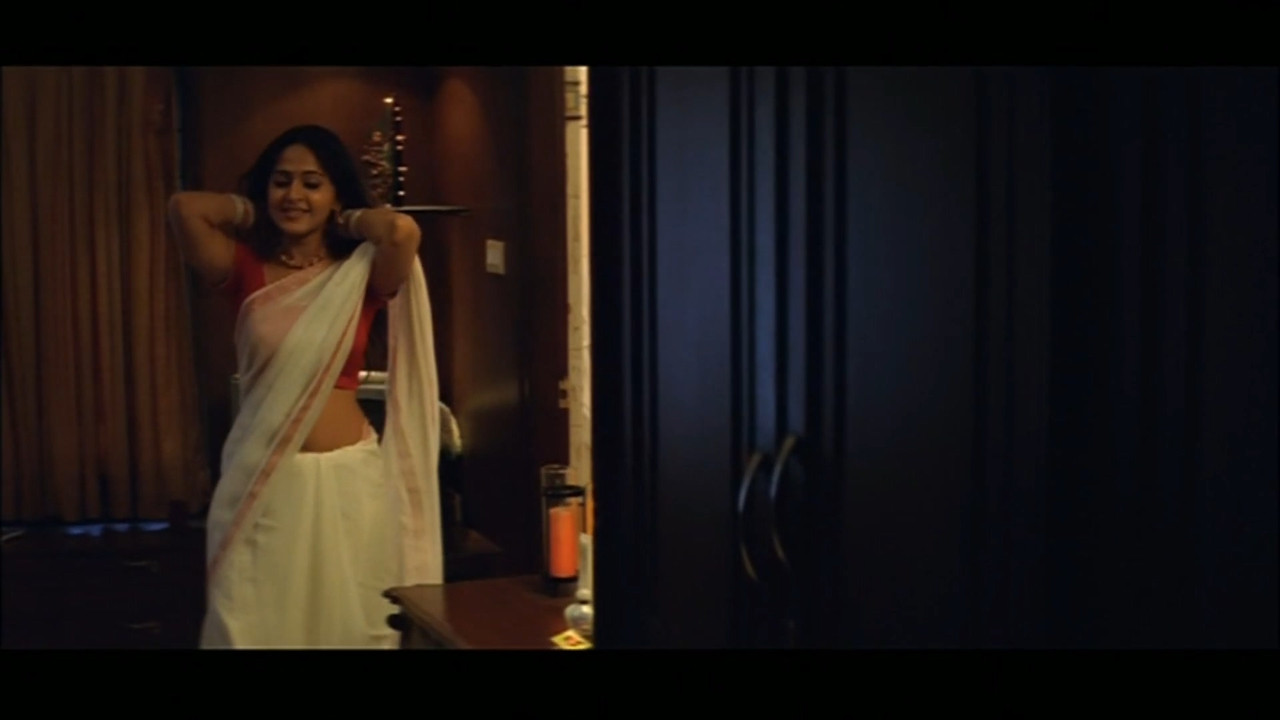 Anushka Hot Compilations from Vikramarkudu.mkv_20210210_152452.948