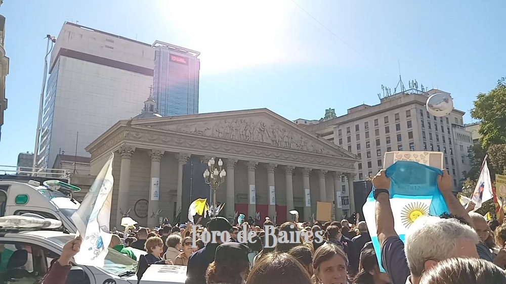 foto-Papafrancisco-Adiosen-CABA8