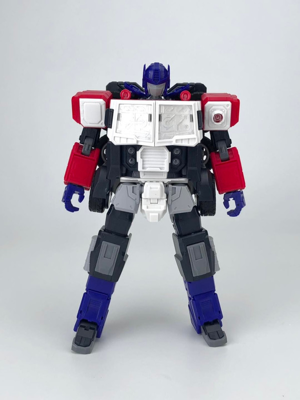 MB-18-ENERGY-COMMANDER-04