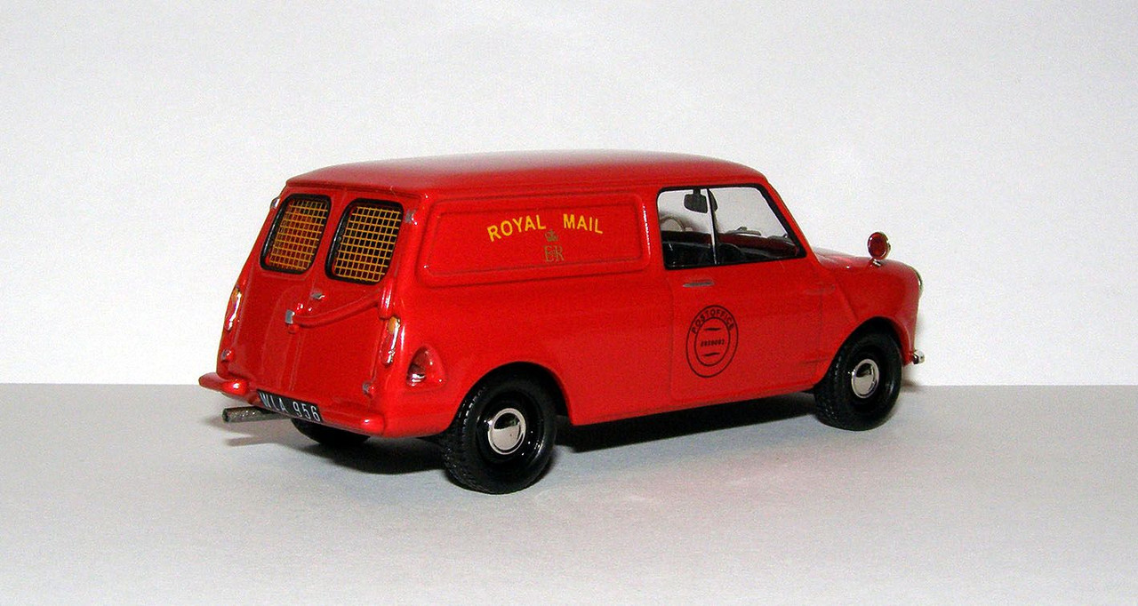 1960 Morris Mini Van 5 cwt Mk.I (ADO15) Royal Mail (IXO Models CLC108) 2