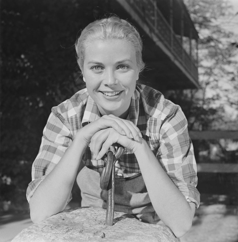 GraceKelly_md07