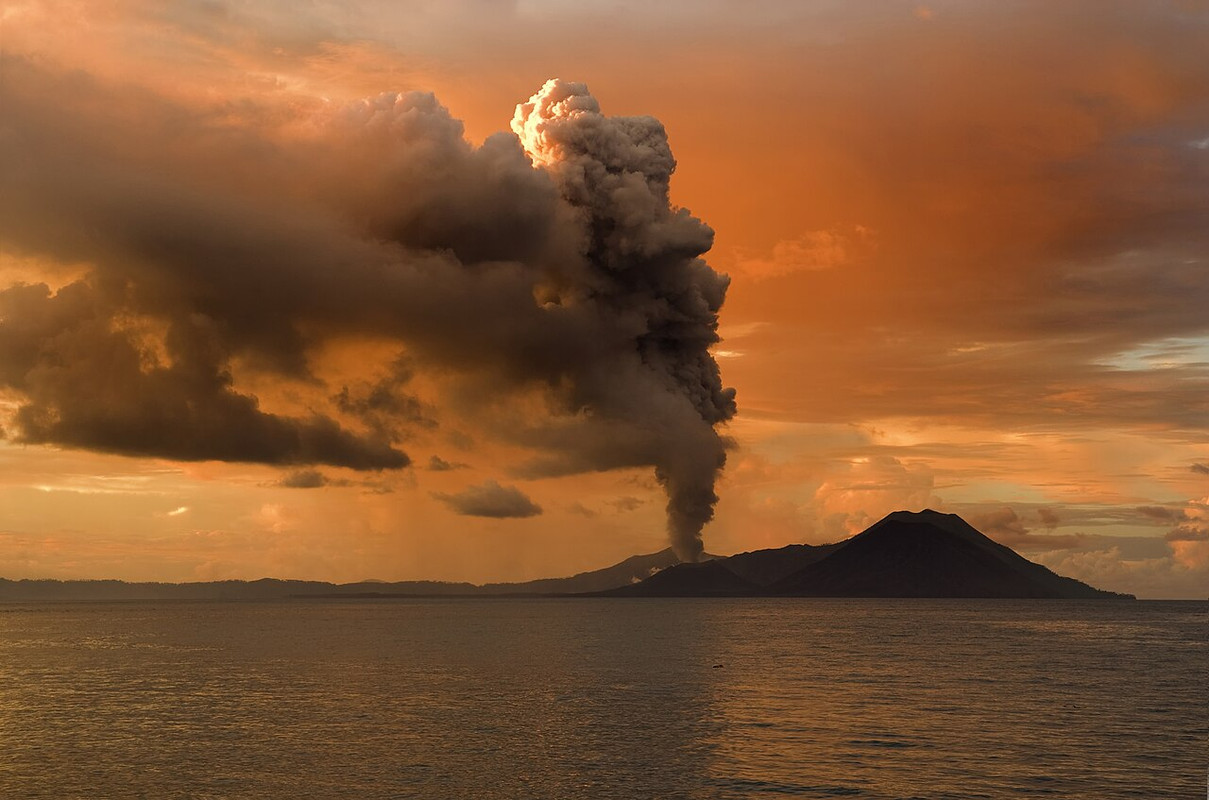 Tavurvur_volcano_edit