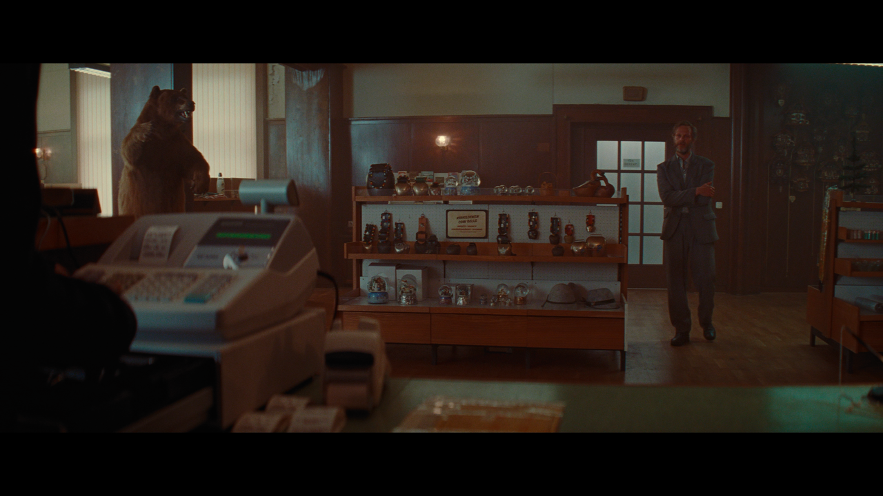 mpv-shot_CUCKOO.2024.2160p.UHD.BDRemux.HDR.HEVC-Нечипорук_00_31_35_0008