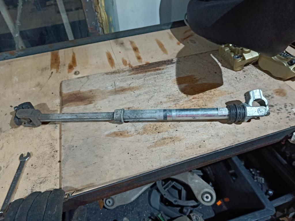 Рулевой вал промежуточный