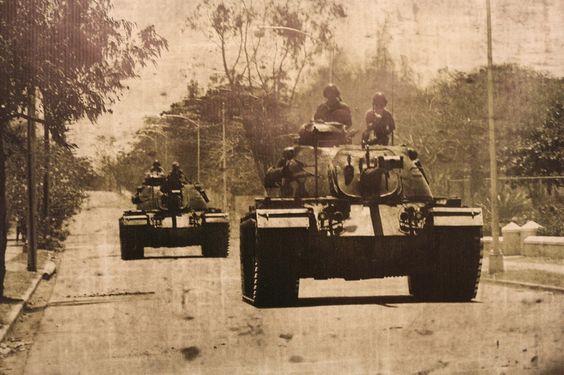 US-Army-M48-tanks-entering-Santo-Domingo-from-Haina-port.jpg