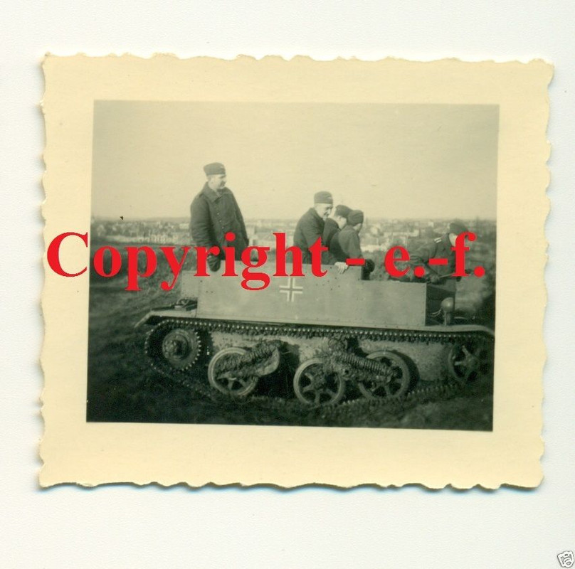 Englischer MG-TRÄGER mit BALKENKREUZ - BRÜSSEL -