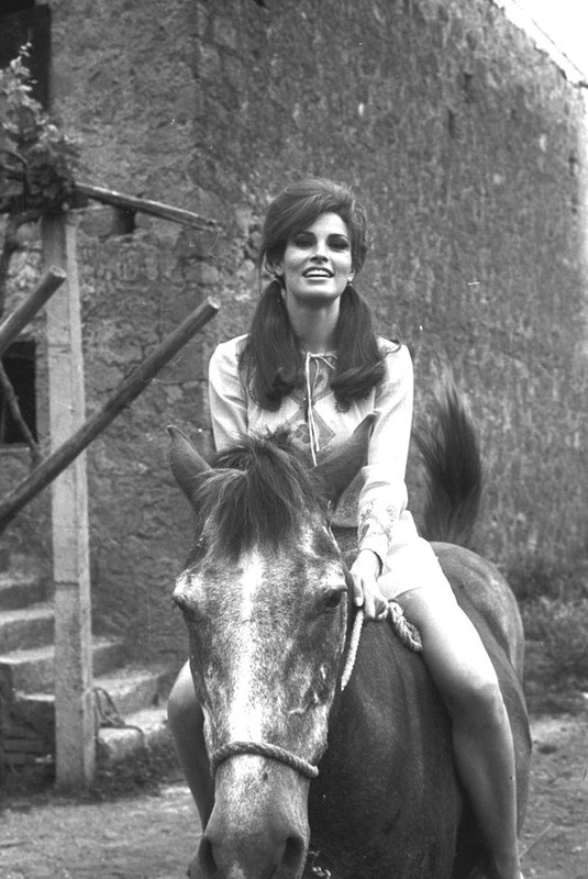 raquel_welch_f73