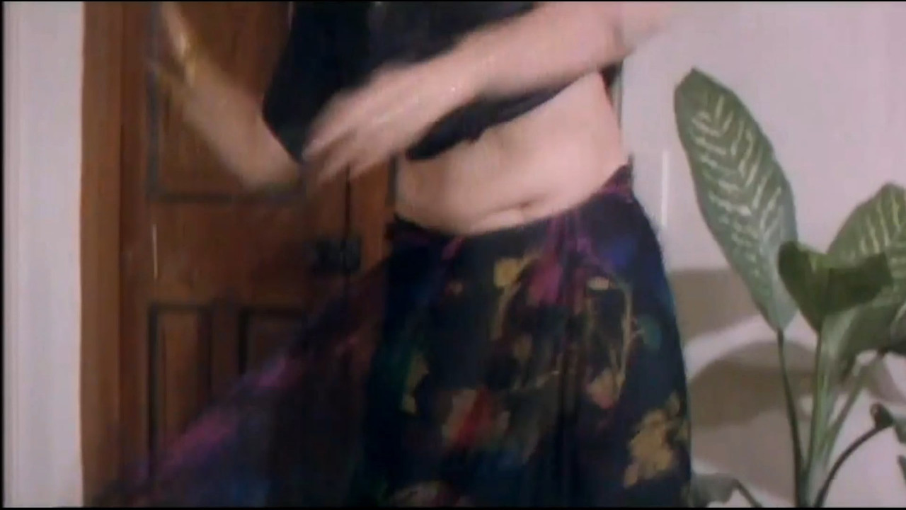 Geetha Molesting scene from aajkagoonda.mp4_snapshot_00.09.899