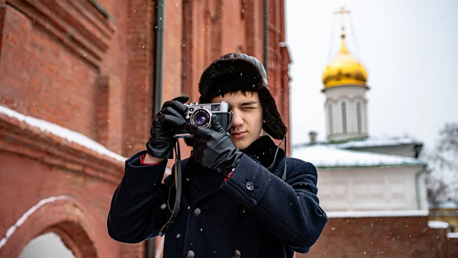 Начинающий фотограф выбрал фото на пленку