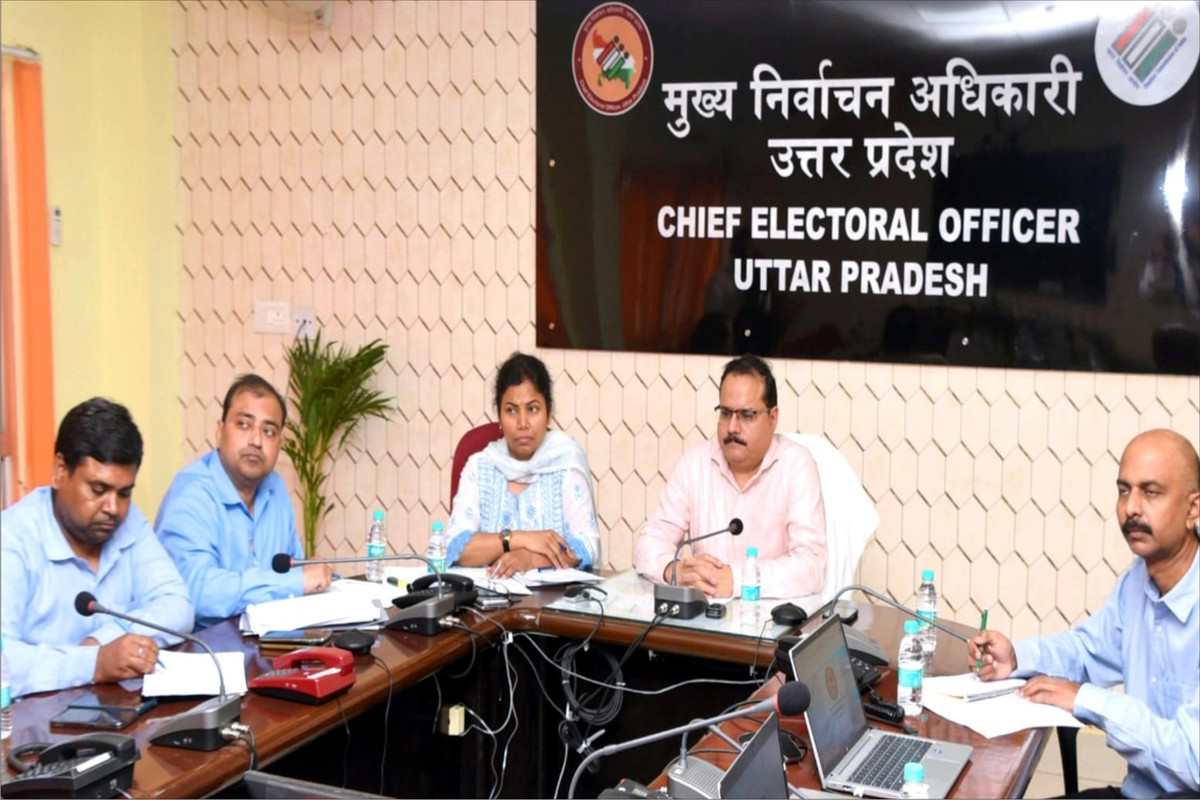 मुख्य निर्वाचन अधिकारी ने वीडियो कॉन्फ्रेंसिंग से जिला निर्वाचन अधिकारियों से मतदान प्रतिशत बढ़ाये जाने के सम्बन्ध में की चर्चा