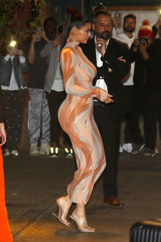 kylie-jenner-out-for-dinner-in-new-york-08-05-2018-3