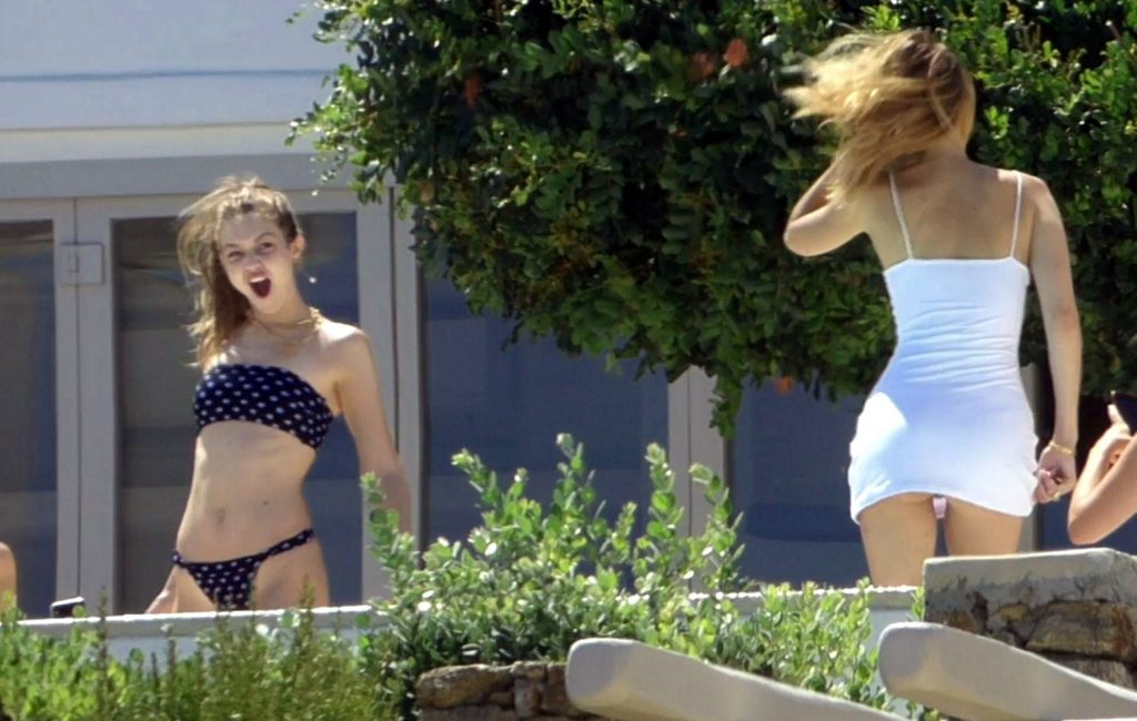 Gigi-Hadid-Bella-Hadid-Sexy-The-Fapp-37