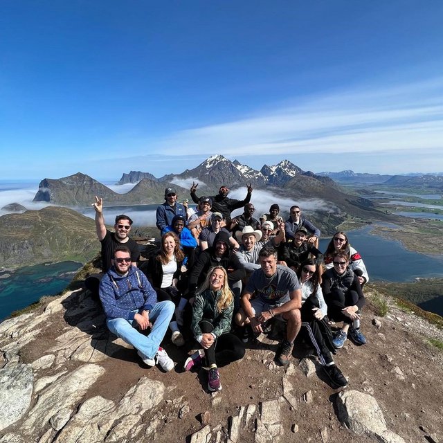 Con dinero robado: Revelan fotografías de Leopoldo López y Lilian Tintori realizando turismo de lujo en Noruega FV5-Ic-DUWYAIJYi-K