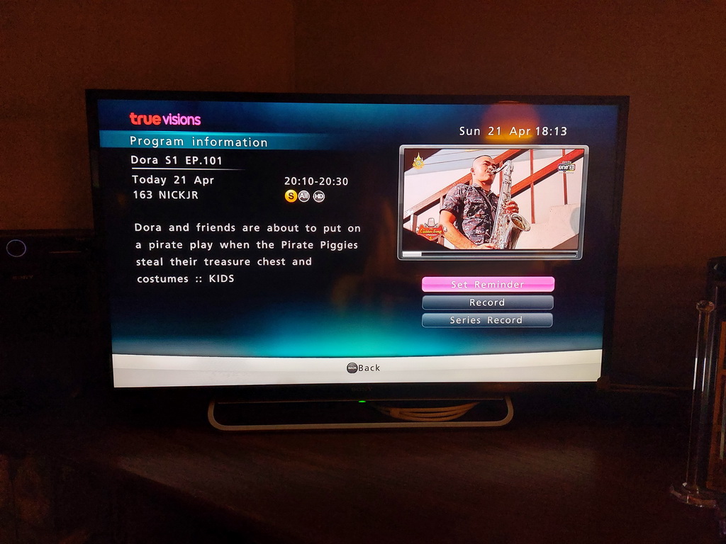 EPG entry for the first episode of the CG redo of Dora the Explorer, with episode-specific synopsis taken from the original non-CG version: 'Dora and friends are about to put on a pirate play when the Pirate Piggies steal their treasure chest and costumes :: KIDS'