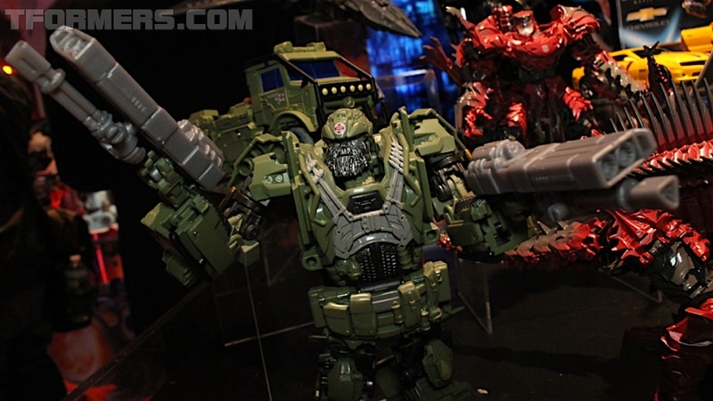 MORE Transformers Showroom Images Trypticon, Tit