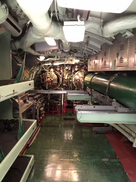 98-aft-torp-room-02.avif