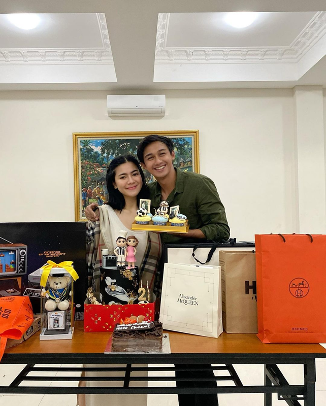 Momen Ulang Tahun Caesar Hito ke-28 bersama Felicya Angelista