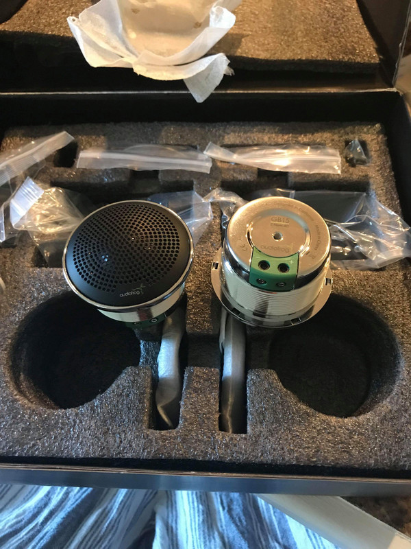 B5C594C0-51D1-4023-8F5D-9039E2151D10