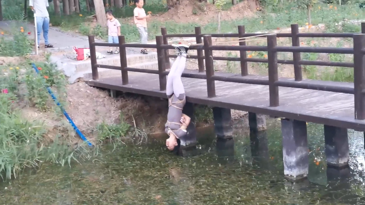 飞天原创 云儿小树林约会.mp4_20210723_091411.538