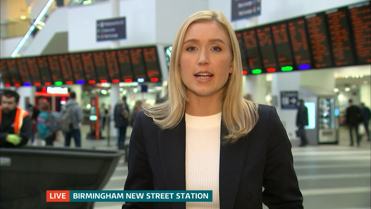 ITV Evening News_20220419_18301930.ts_snapshot_00.23.25.714