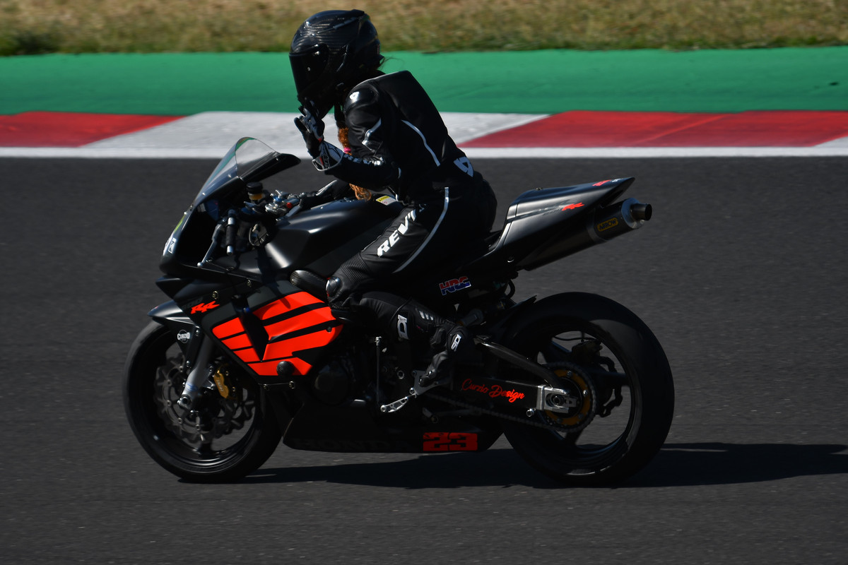 03D49AF2-7F0C-4966-9658-07E80A370433