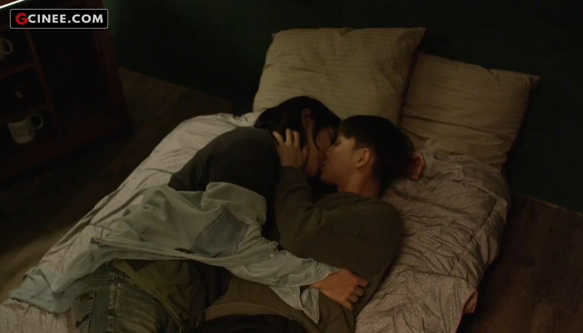 One-Bed-Two-Hearts-(8)