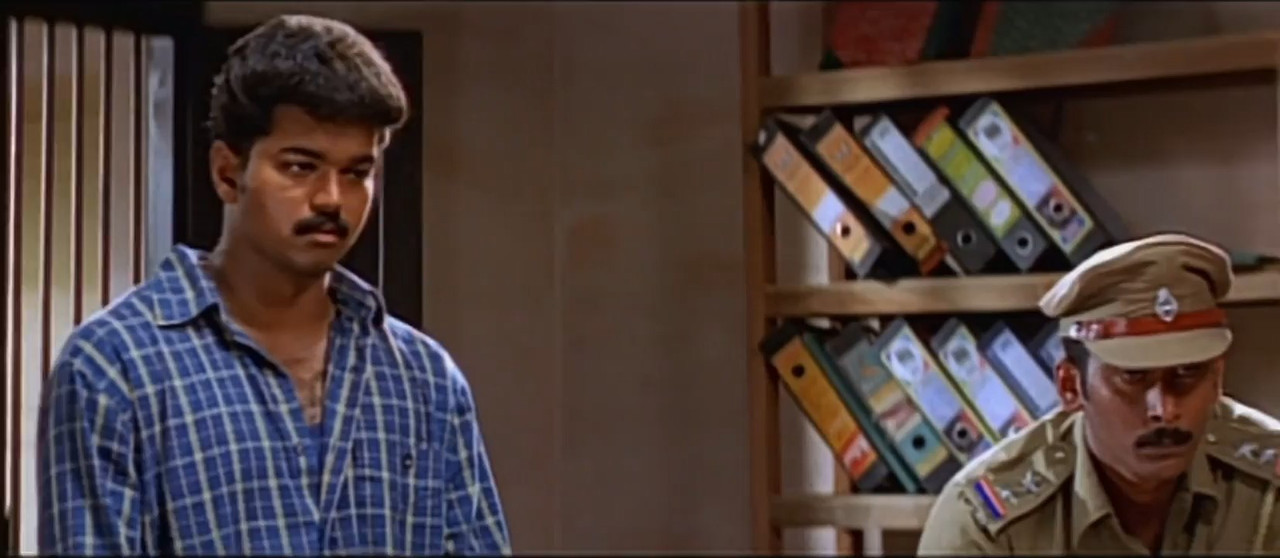 Udhaya 2004 WebRip [Tamil] 480p, 720p ESub Screenshot