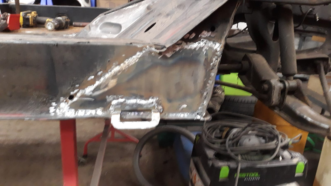 300. Driehoekje en kriksteunpunt rechts vóór