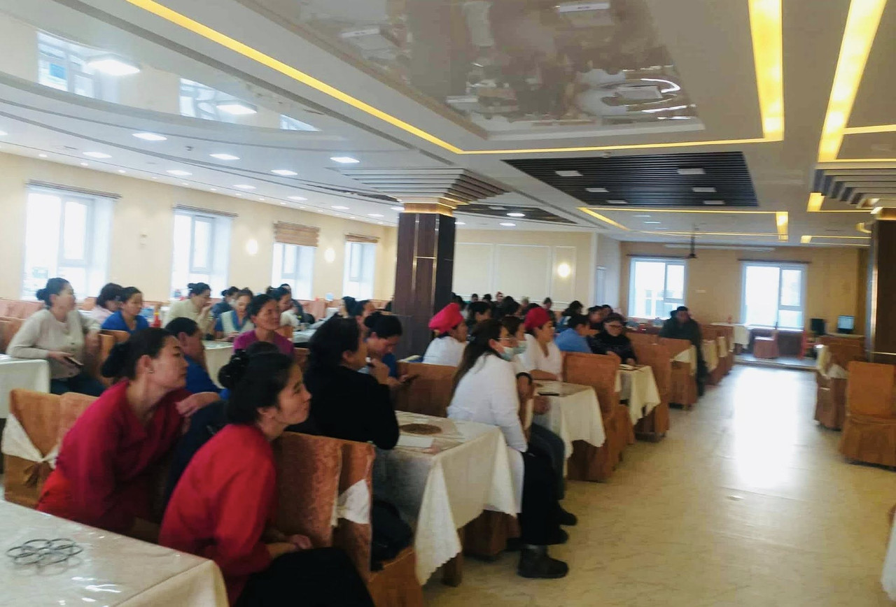 Эмч, ажилтнуудад мэдээлэл өглөө