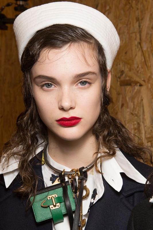 022516prada-beauty-autumn-fall-winter-2016-mfw80