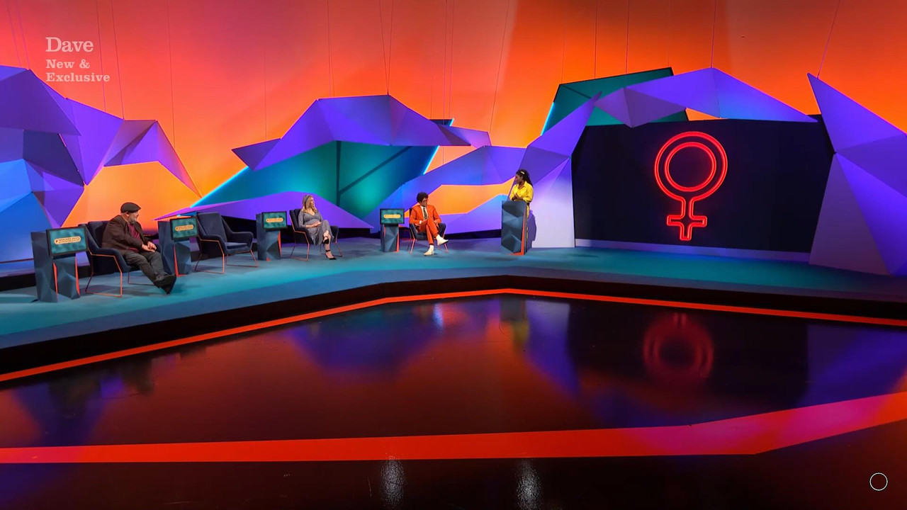 11.09 - 22.00.00 - Question Team. Making up Richard Ayoade's self-qui....ts_snapshot_24.22_[2021.11.