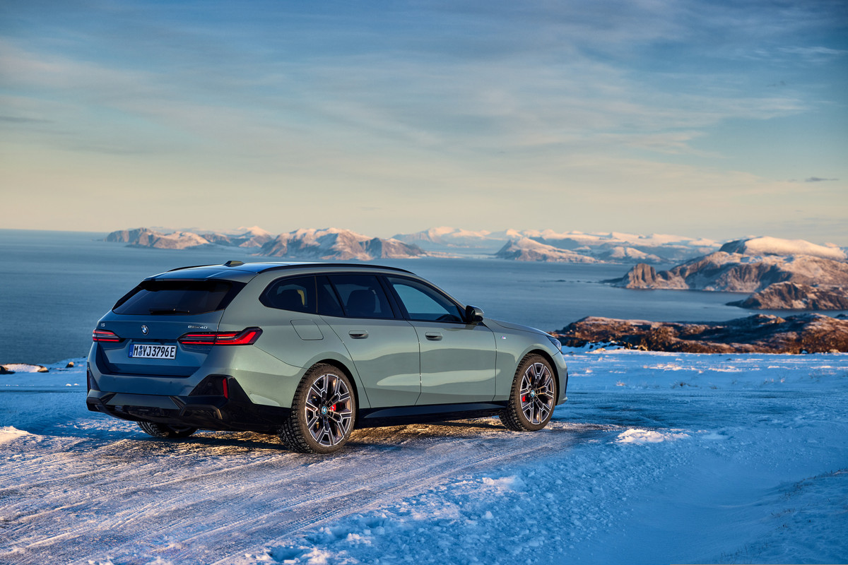 P90537266_highRes_the-new-bmw-i5-edriv