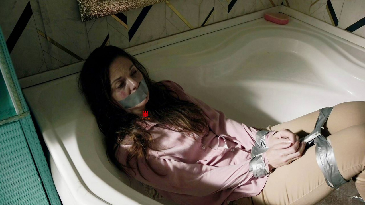Claire Bronson 14 - Mr. Mercedes S03E9
