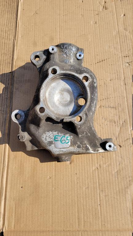 Поворотный кулак