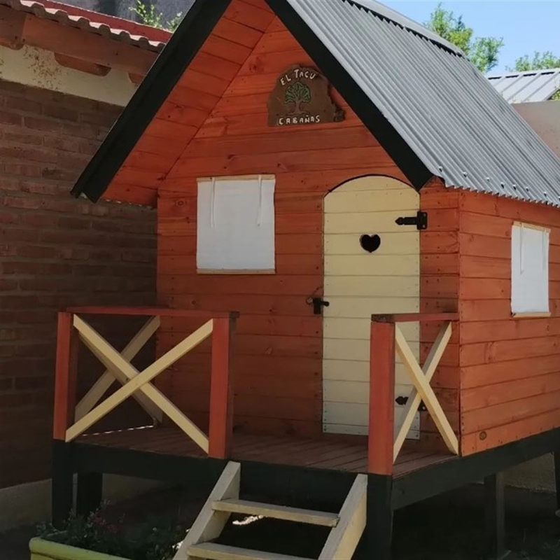 casita de niños en el complejo