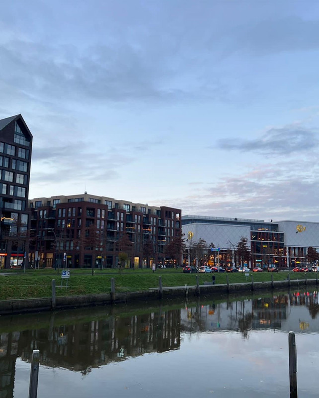 FD63B926-112C-4811-ABB6-9A8372693C7D