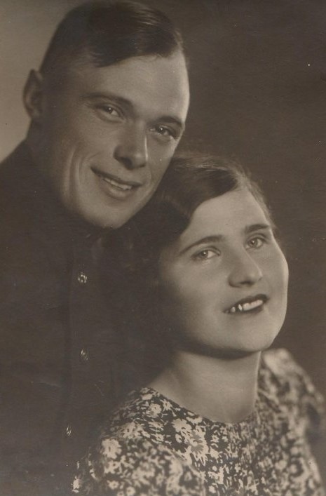 Шатов Андрей Павлович с женой Ниной, 25 декабря 1940г.