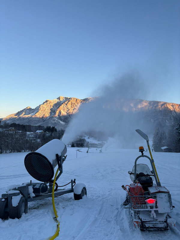 a06044b9 3947 41e3 a893 59a70a3b53c8