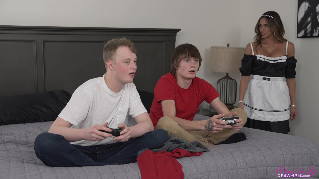 Armani Black - My Stepmom Has Plans For Our Cream - MOMWANTSCREAMPIE.mp4.0000